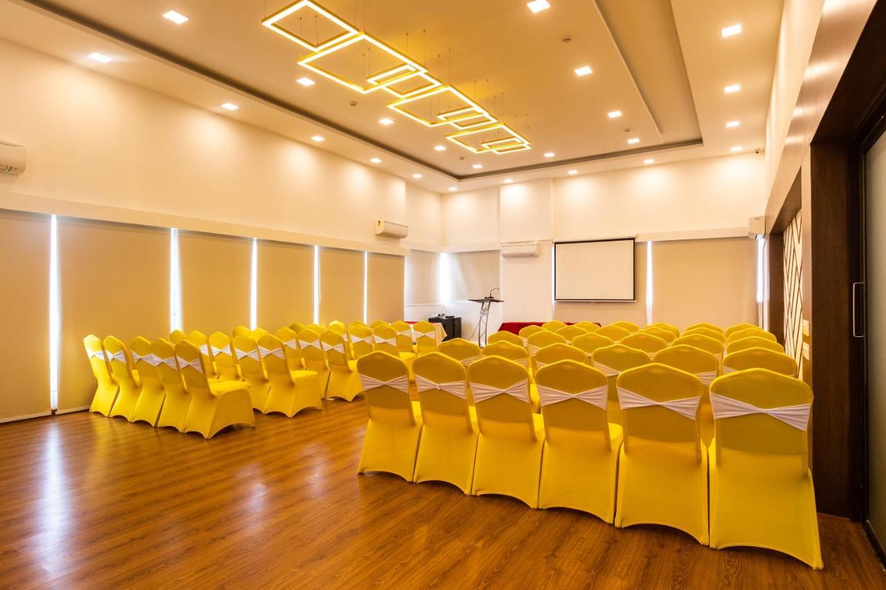 Clubhouse Nami Residency, Ahmedabad Hotel Exterior photo