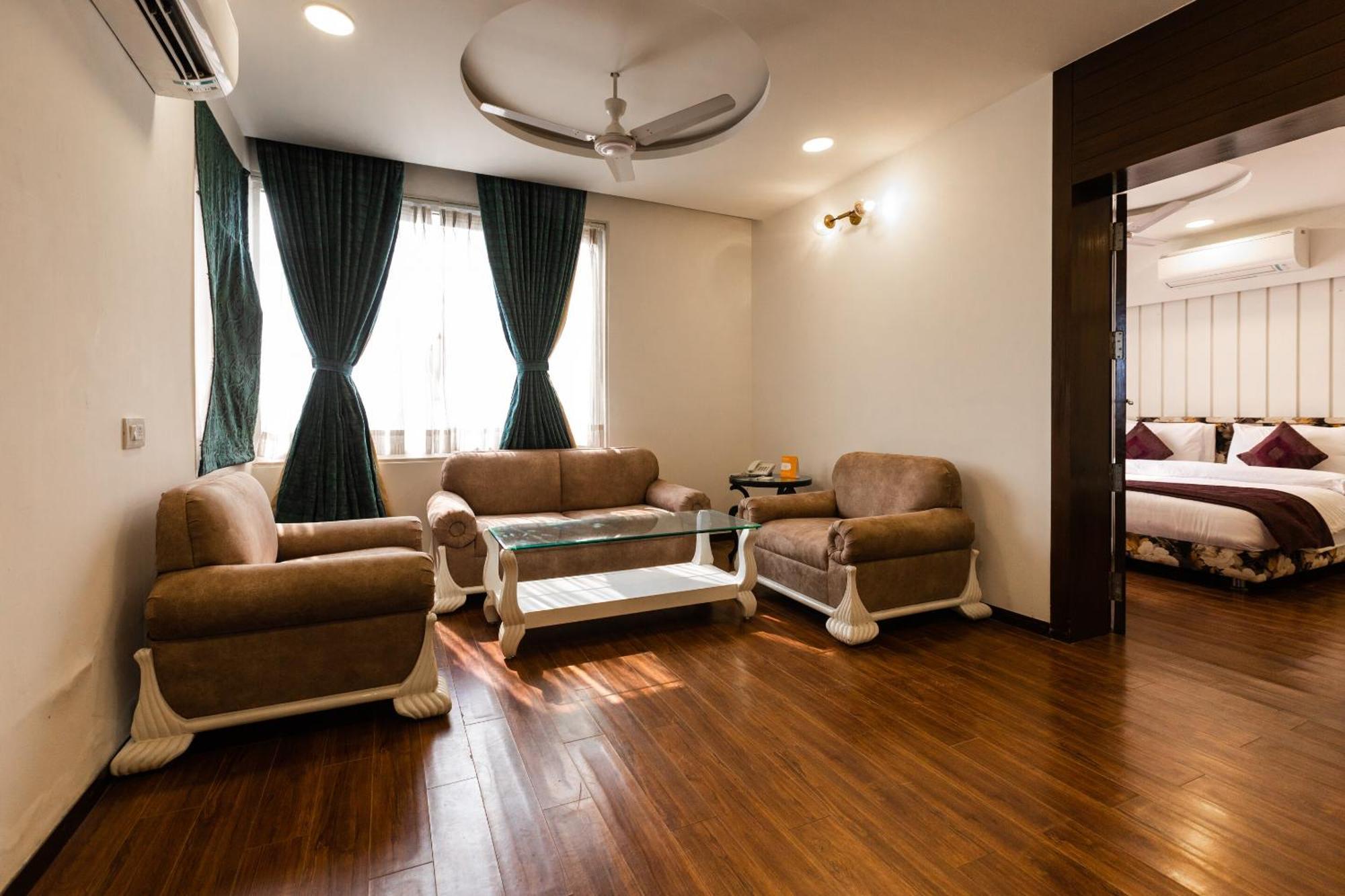 Clubhouse Nami Residency, Ahmedabad Hotel Exterior photo