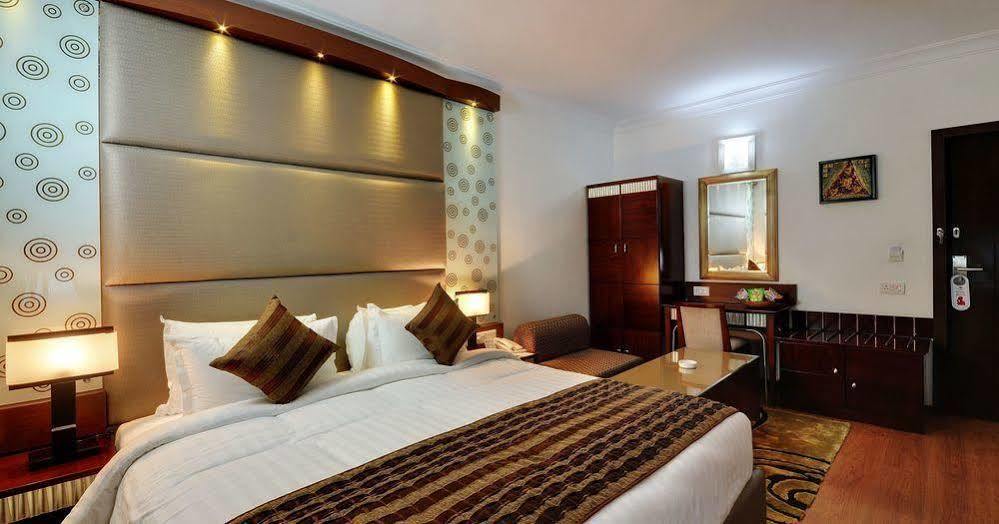 Clubhouse Nami Residency, Ahmedabad Hotel Exterior photo